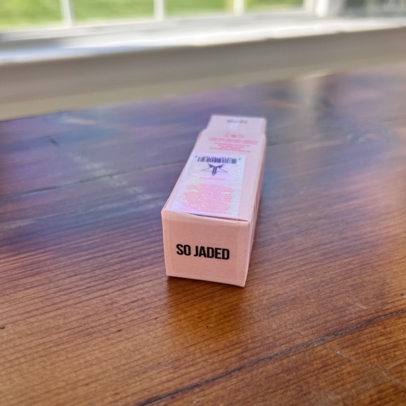 SO JADED New in Box Jeffree Star Velvet Trap Lipstick Muted Deep Moss Green - Picture 7 of 7